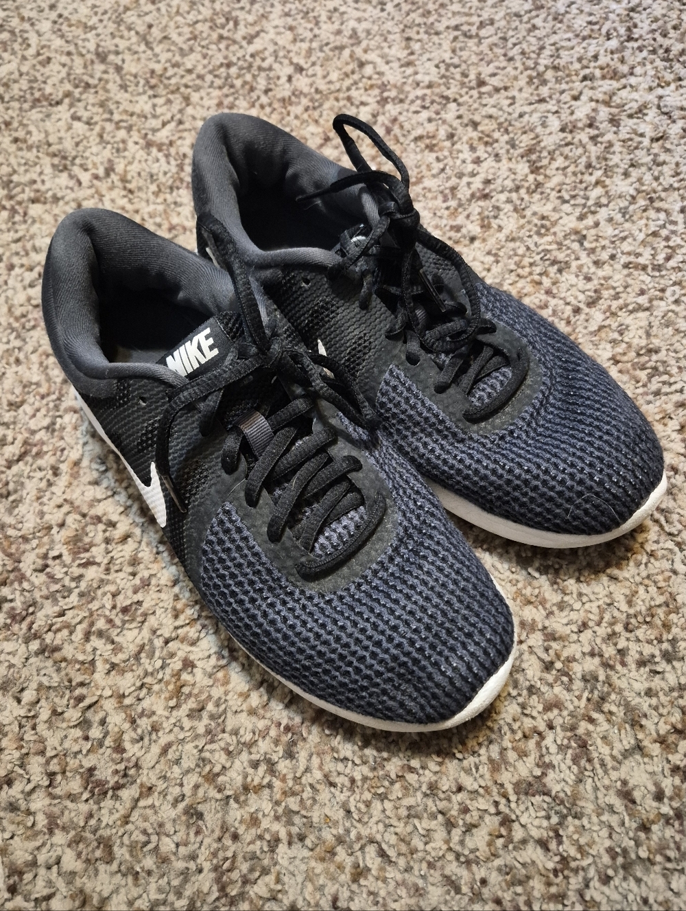 Nike Black and White Knit Training Sneakers Size 8W